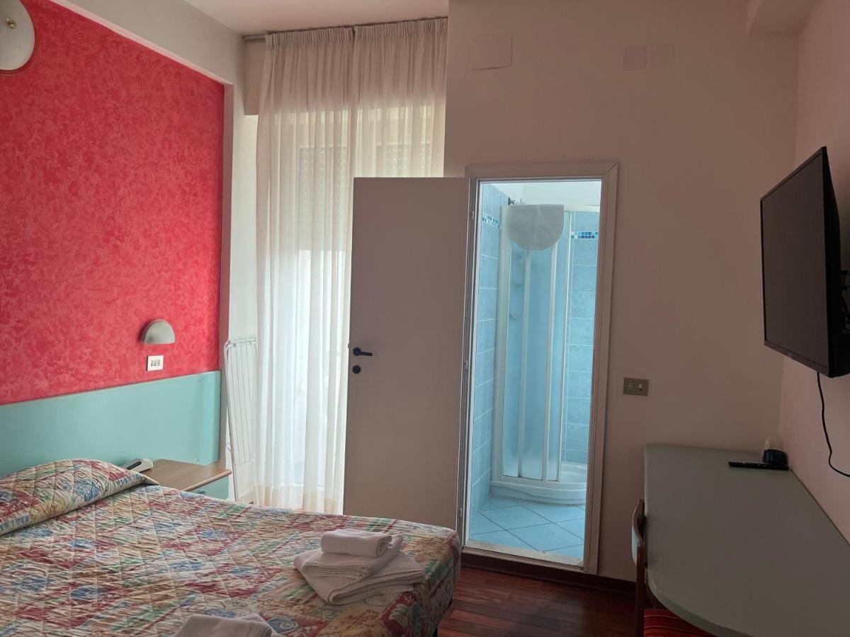 Hotel Senior Cattolica Exterior foto